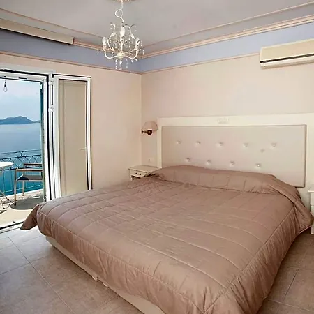 Hotel Tina's House