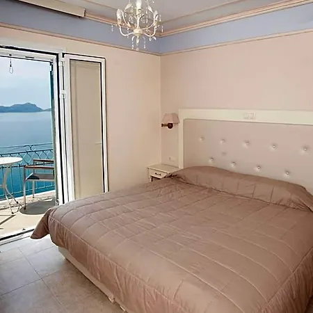 Tina's House 4*